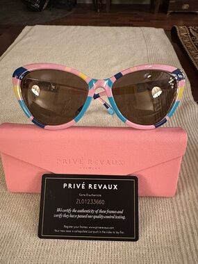 Privé Revaux Women’s Multicolor Cat-Eye Sunglasses - Pink Accent